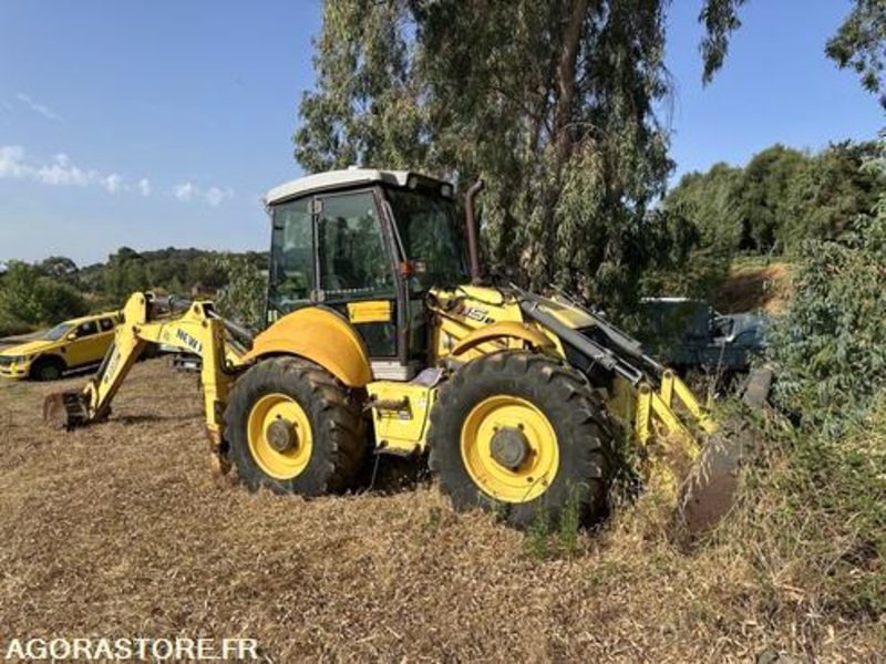TRACTOPELLE NEW HOLLAND B115B - 3601H - 2008 - Retroexcavadora: foto 1 TRACTOPELLE NEW HOLLAND B115B - 3601H - 2008 - Retroexcavadora: foto 1
