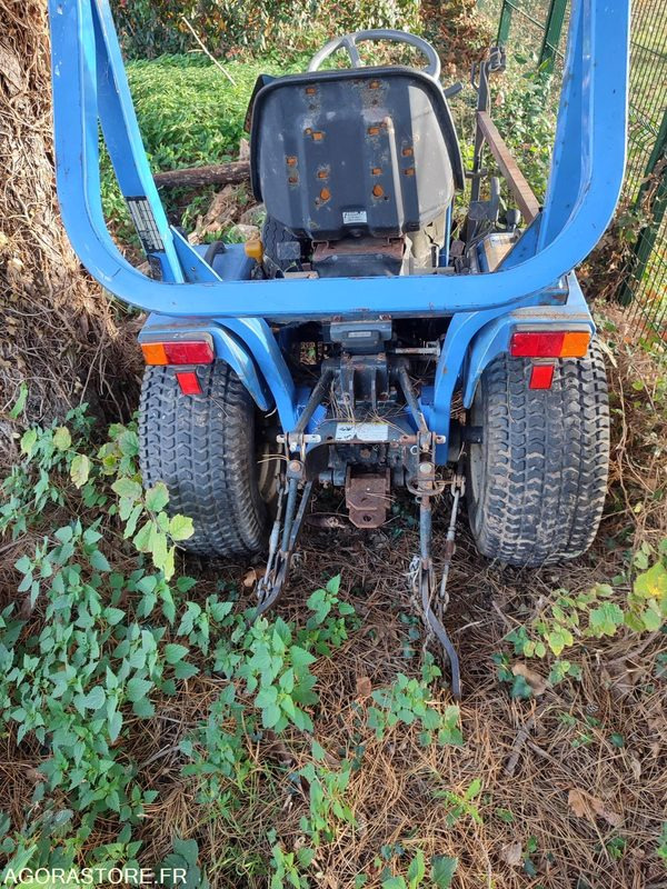 Tracteur ISEKI TM215 - en panne - Tractor: foto 2 Tracteur ISEKI TM215 - en panne - Tractor: foto 2