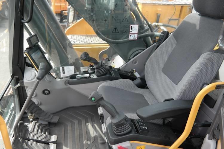 Volvo EC220 E *Uthyres* - Excavadora de cadenas: foto 3 Volvo EC220 E *Uthyres* - Excavadora de cadenas: foto 3