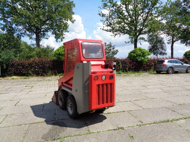 Gehl 1640 - Minicargadora: foto 3 Gehl 1640 - Minicargadora: foto 3