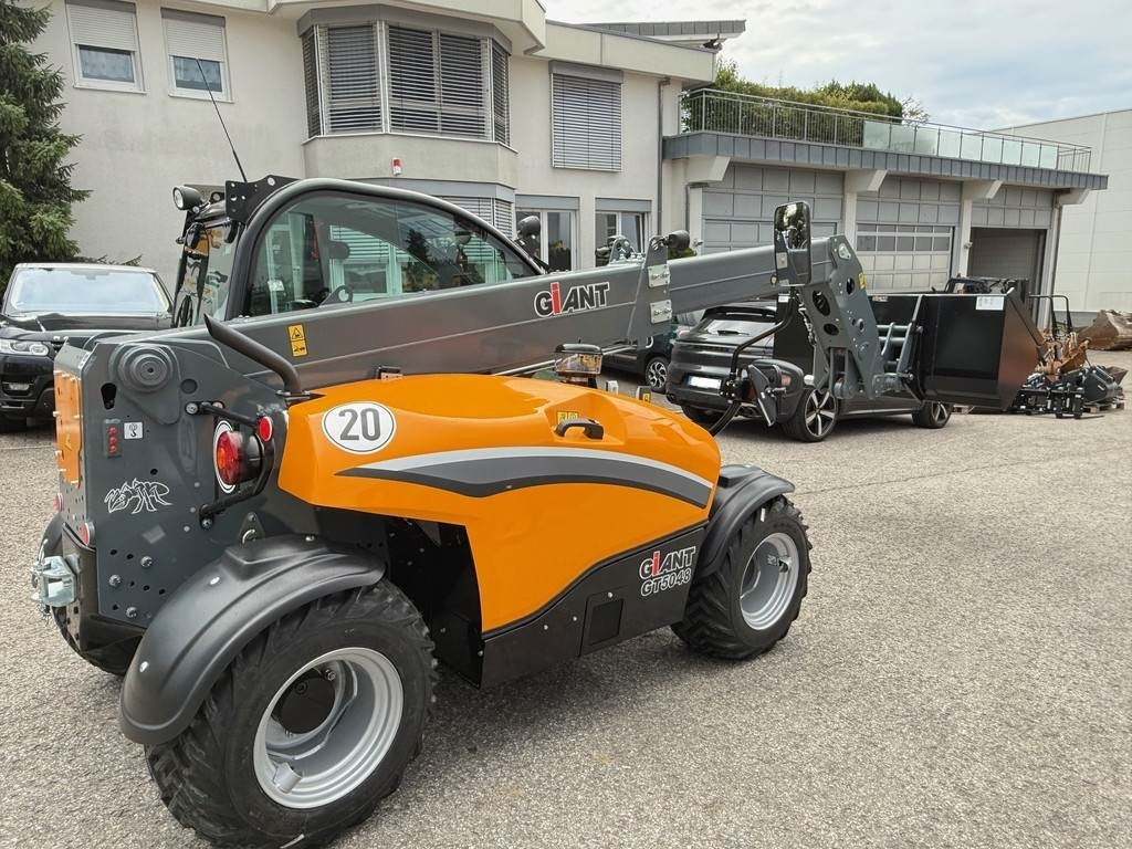 GiANT GT5048 - Manipulador telescópico: foto 3 GiANT GT5048 - Manipulador telescópico: foto 3