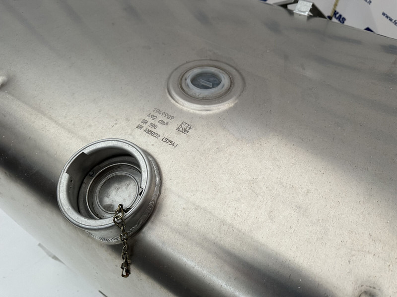 DAF OEM aluminum fuel tank 500L - Depósito de combustible para Camión: foto 4 DAF OEM aluminum fuel tank 500L - Depósito de combustible para Camión: foto 4