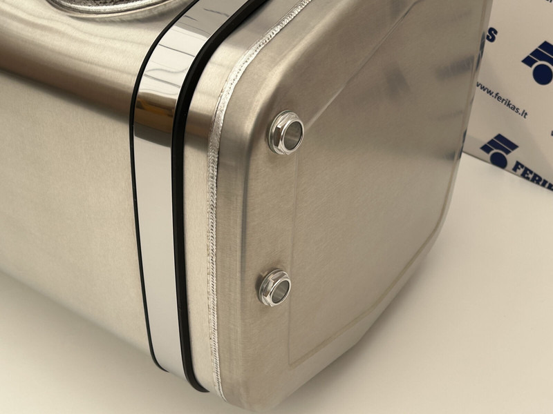 Hydraulic aluminum oil tank 300L - Depósito hidráulico para Camión: foto 5 Hydraulic aluminum oil tank 300L - Depósito hidráulico para Camión: foto 5