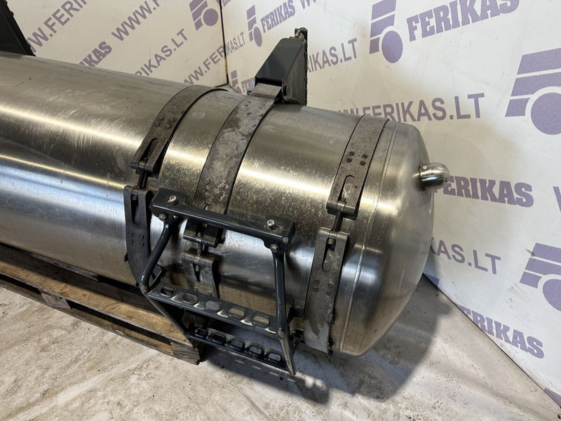 Iveco S-WAY - Depósito de combustible para Camión: foto 2 Iveco S-WAY - Depósito de combustible para Camión: foto 2