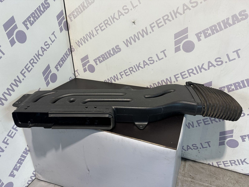 MAN air intake - Tubo de admisión de aire para Camión: foto 1 MAN air intake - Tubo de admisión de aire para Camión: foto 1