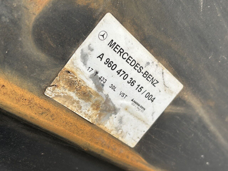 Mercedes-Benz Actros - Silenciador/ Sistema de escape para Camión: foto 5 Mercedes-Benz Actros - Silenciador/ Sistema de escape para Camión: foto 5