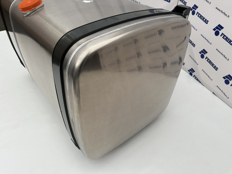 Mercedes-Benz - Depósito de combustible para Camión: foto 2 Mercedes-Benz - Depósito de combustible para Camión: foto 2