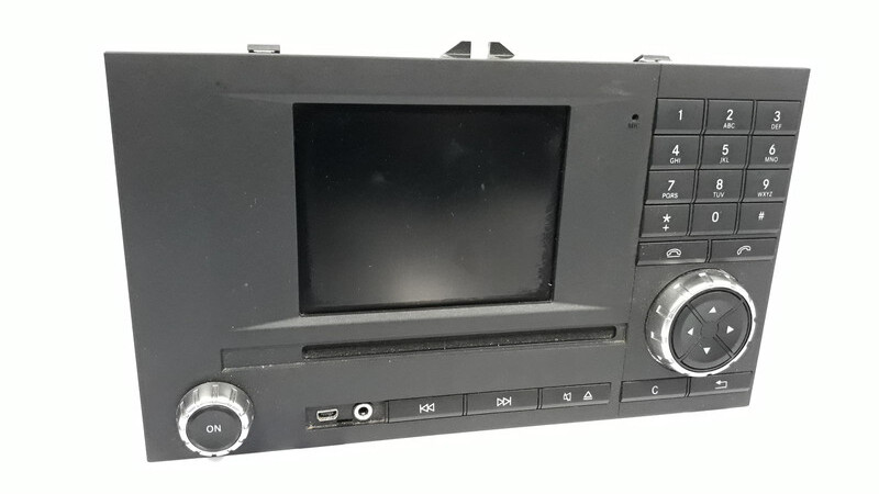 Mercedes-Benz Radio Navigation system - Salpicadero para Camión: foto 2 Mercedes-Benz Radio Navigation system - Salpicadero para Camión: foto 2