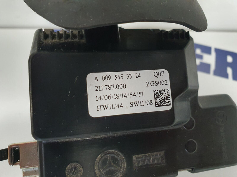 Mercedes-Benz wiper, turn switch stalk - Relé para Camión: foto 3 Mercedes-Benz wiper, turn switch stalk - Relé para Camión: foto 3