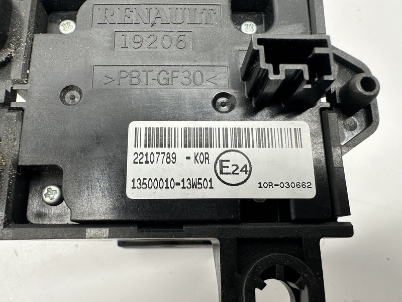 Renault parking brake switch - Salpicadero para Camión: foto 4 Renault parking brake switch - Salpicadero para Camión: foto 4