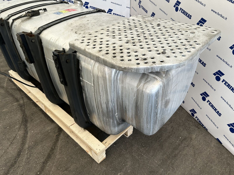Depósito de combustible para Camión Scania 1000L fuel tank with brackets: foto 7 Depósito de combustible para Camión Scania 1000L fuel tank with brackets: foto 7