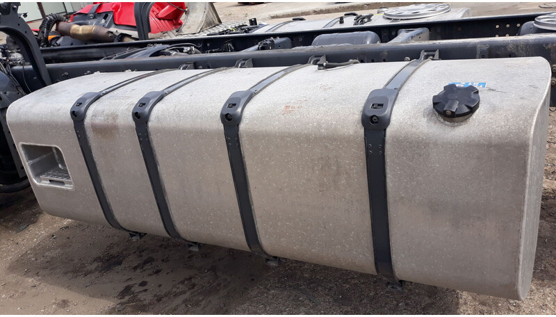 Scania R - Depósito de combustible para Camión: foto 1 Scania R - Depósito de combustible para Camión: foto 1