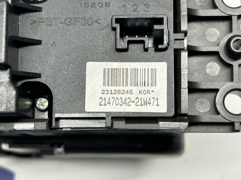 Volvo parking brake switch - Cabina e interior para Camión: foto 3 Volvo parking brake switch - Cabina e interior para Camión: foto 3