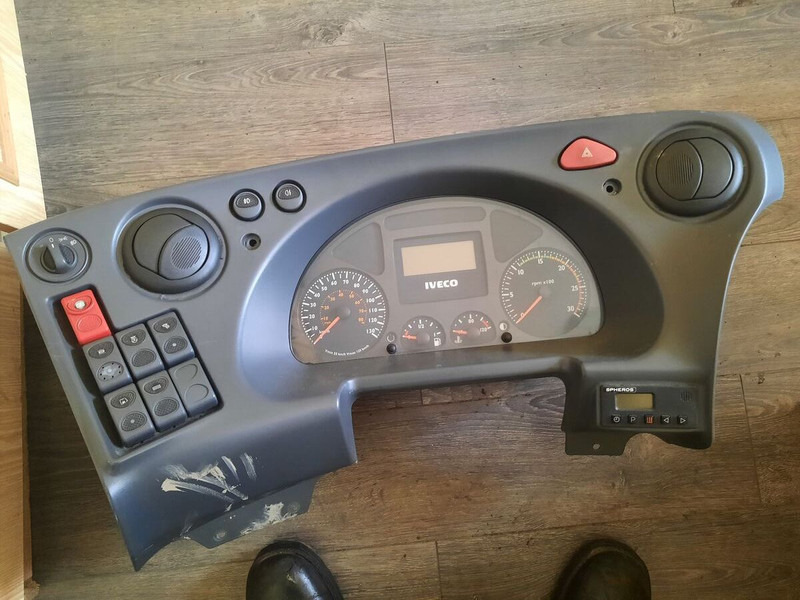 Iveco климат контроль Iveko - Salpicadero: foto 2 Iveco климат контроль Iveko - Salpicadero: foto 2