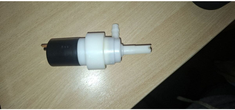 Hella 8TW 004 764-041 - Piezas de recambio: foto 2 Hella 8TW 004 764-041 - Piezas de recambio: foto 2