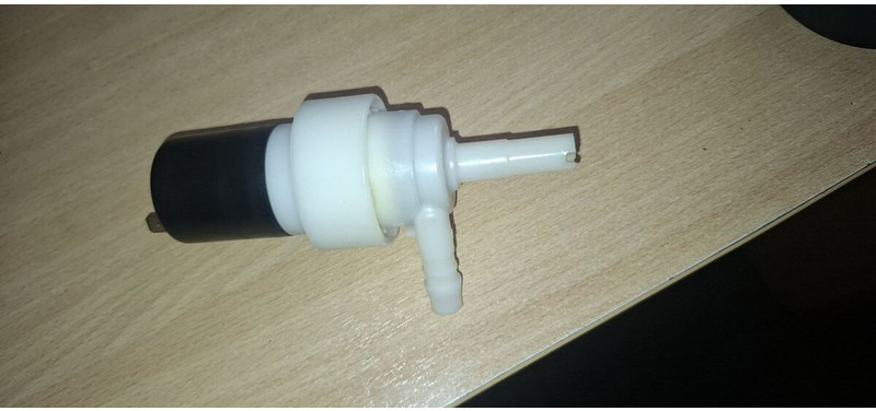 Hella 8TW 004 764-041 - Piezas de recambio: foto 1 Hella 8TW 004 764-041 - Piezas de recambio: foto 1