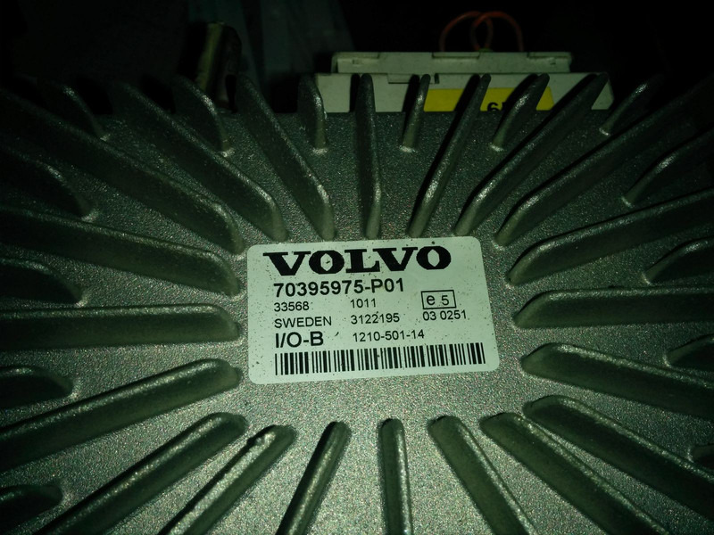 Unidad de control Volvo 70329277 / 70395975-P01 / 70361720-P01 / 70322237-P02: foto 6 Unidad de control Volvo 70329277 / 70395975-P01 / 70361720-P01 / 70322237-P02: foto 6