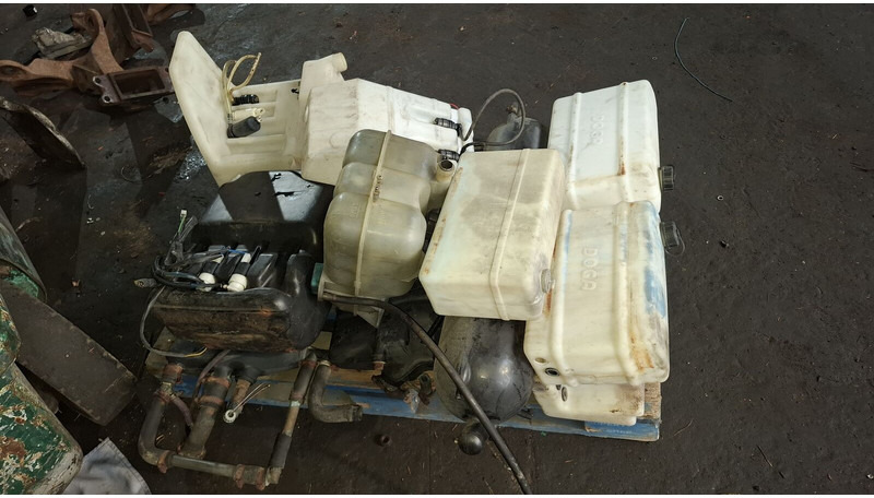 Volvo Scani - Depósito de expansión: foto 4 Volvo Scani - Depósito de expansión: foto 4