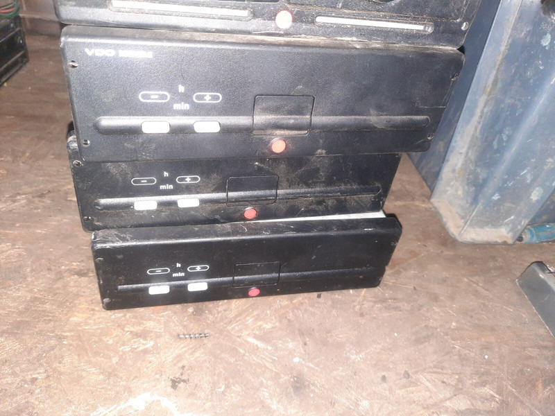 Volvo Video system x-dmr 8 R8 Compact RJ45 - Sistema eléctrico: foto 5 Volvo Video system x-dmr 8 R8 Compact RJ45 - Sistema eléctrico: foto 5