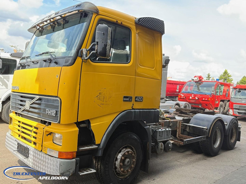 Volvo FH 12 - 420 6x4, Handgeschakeld, Euro 2, Hydrauliek - Cabeza tractora: foto 2 Volvo FH 12 - 420 6x4, Handgeschakeld, Euro 2, Hydrauliek - Cabeza tractora: foto 2