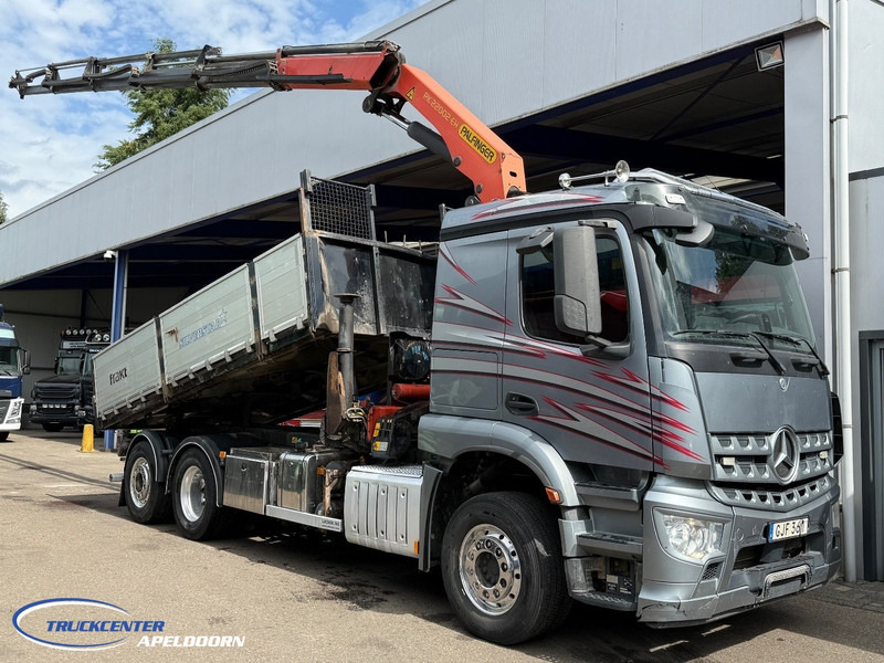 Mercedes-Benz Arocs 2635 Palfinger PK 22002, Stuuras, Euro 6 - Camión volquete, Camión grúa: foto 1 Mercedes-Benz Arocs 2635 Palfinger PK 22002, Stuuras, Euro 6 - Camión volquete, Camión grúa: foto 1