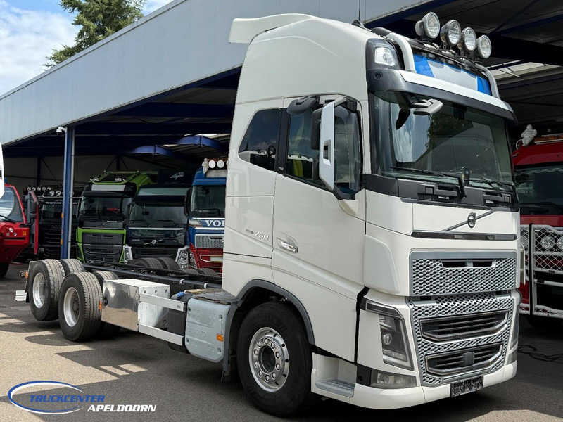 Volvo FH 750 Globetrotter XL, Retarder, 460 WB, Reduction axle, Pto - Camión chasis: foto 1 Volvo FH 750 Globetrotter XL, Retarder, 460 WB, Reduction axle, Pto - Camión chasis: foto 1