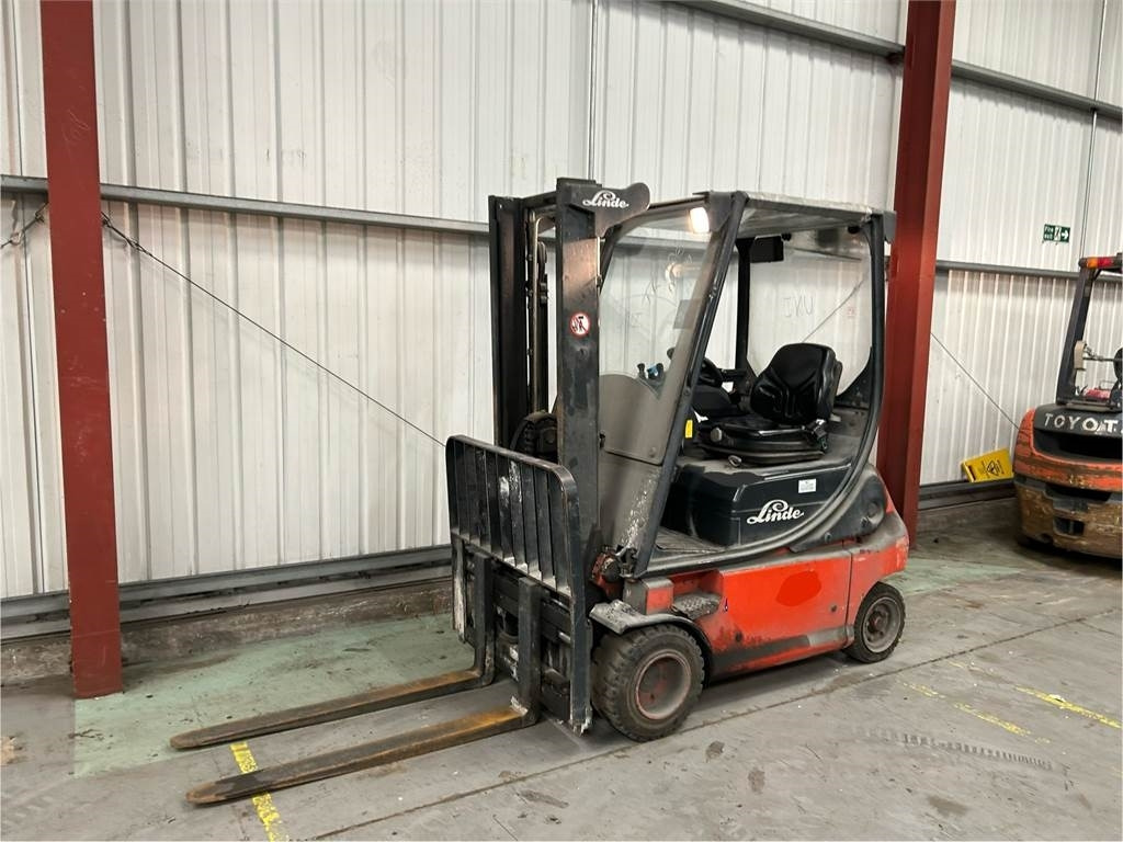 Linde E18P-02 - Carretilla elevadora eléctrica: foto 2 Linde E18P-02 - Carretilla elevadora eléctrica: foto 2