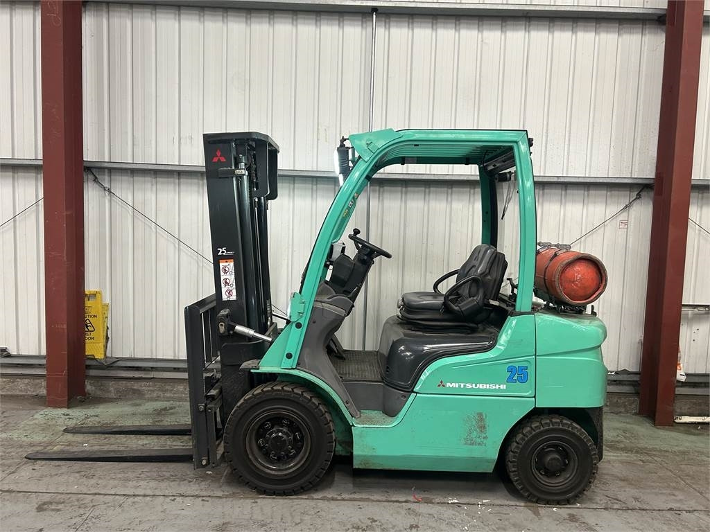 Mitsubishi FG25N - Carretilla elevadora de gas: foto 1 Mitsubishi FG25N - Carretilla elevadora de gas: foto 1