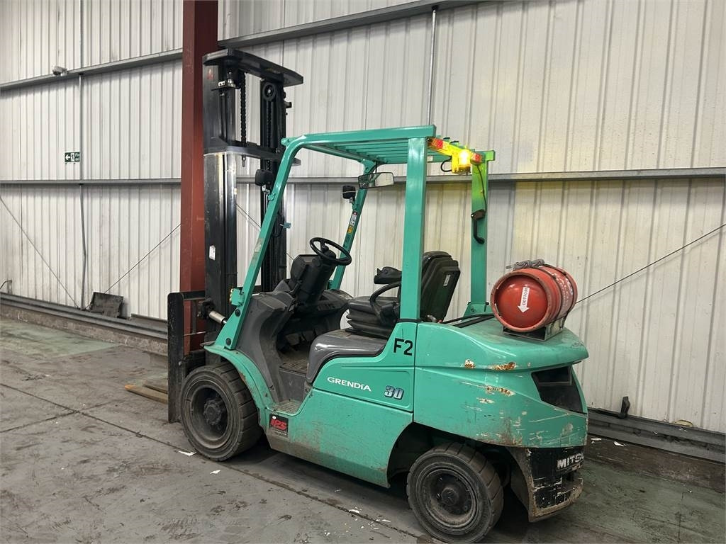 Mitsubishi FG30NT - Carretilla elevadora de gas: foto 3 Mitsubishi FG30NT - Carretilla elevadora de gas: foto 3