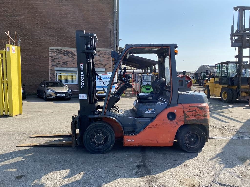 Toyota 8FG40N - Carretilla elevadora de gas: foto 1 Toyota 8FG40N - Carretilla elevadora de gas: foto 1