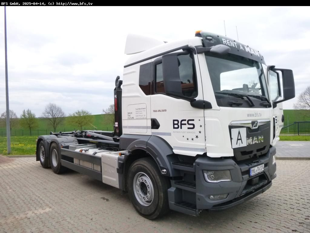 MAN TGS (TG3) 26.520 6x2-4 BL CH HIAB - Camión multibasculante: foto 1 MAN TGS (TG3) 26.520 6x2-4 BL CH HIAB - Camión multibasculante: foto 1