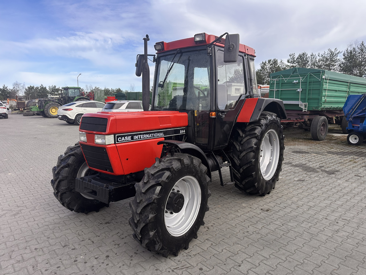 CASE IH 844 XL PLUS 40 km/h - Tractor: foto 1 CASE IH 844 XL PLUS 40 km/h - Tractor: foto 1