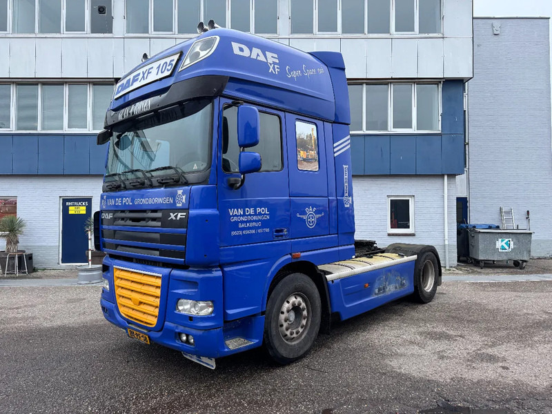 DAF XF 105.460 4X2 SKIRTS EURO 5 ONLY 770.446 KM HOLLAND TRUCK - Cabeza tractora: foto 1 DAF XF 105.460 4X2 SKIRTS EURO 5 ONLY 770.446 KM HOLLAND TRUCK - Cabeza tractora: foto 1