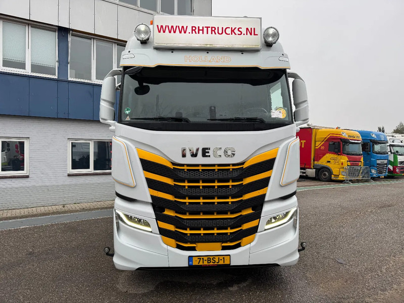 Iveco S-WAY 460 4X2 EURO 6 SKIRTS DOUBLE TANK - Cabeza tractora: foto 2 Iveco S-WAY 460 4X2 EURO 6 SKIRTS DOUBLE TANK - Cabeza tractora: foto 2