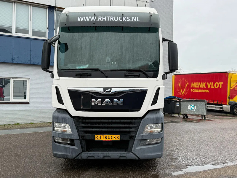 MAN TGX 26.460 6X2 EURO 6 + RETARDER - ONLY 632.783 KM - Cabeza tractora: foto 2 MAN TGX 26.460 6X2 EURO 6 + RETARDER - ONLY 632.783 KM - Cabeza tractora: foto 2