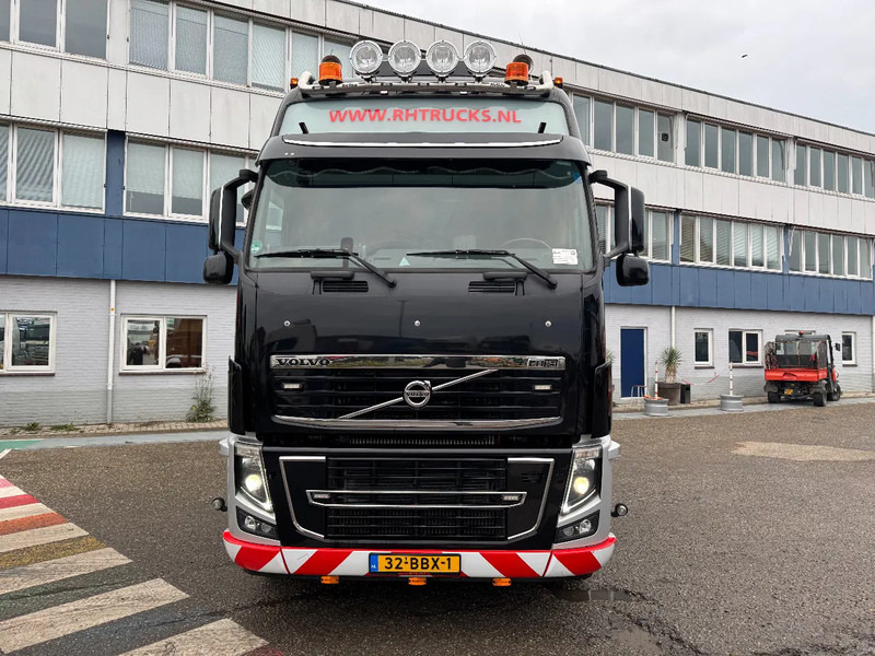 Volvo FH 16.750 8X4 - 160 TON + RETARDER - Cabeza tractora: foto 2 Volvo FH 16.750 8X4 - 160 TON + RETARDER - Cabeza tractora: foto 2
