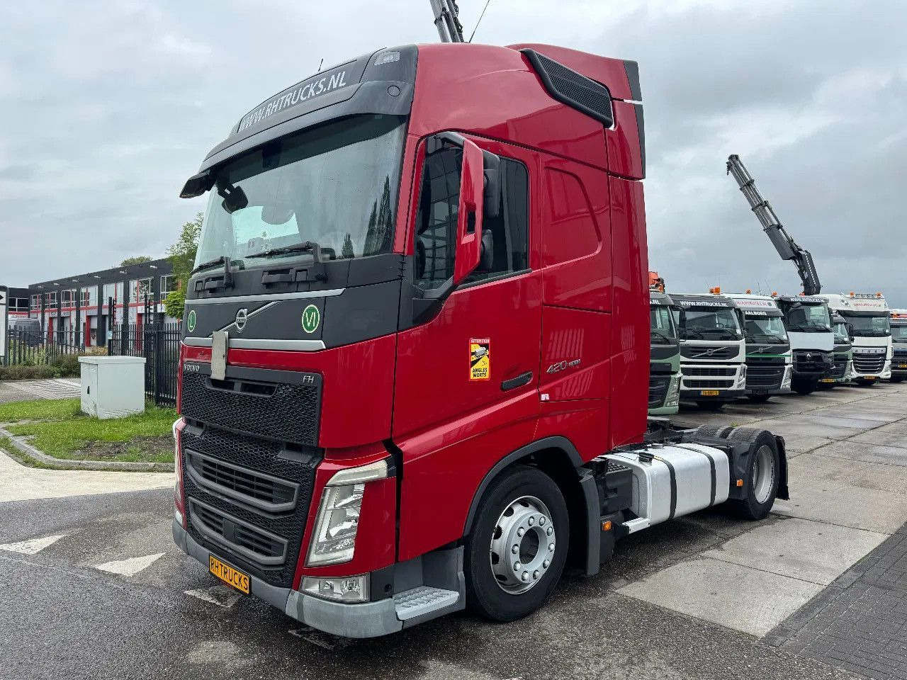 Volvo FH 420 4X2 - EURO 6 + LOW DECK - Cabeza tractora: foto 1 Volvo FH 420 4X2 - EURO 6 + LOW DECK - Cabeza tractora: foto 1