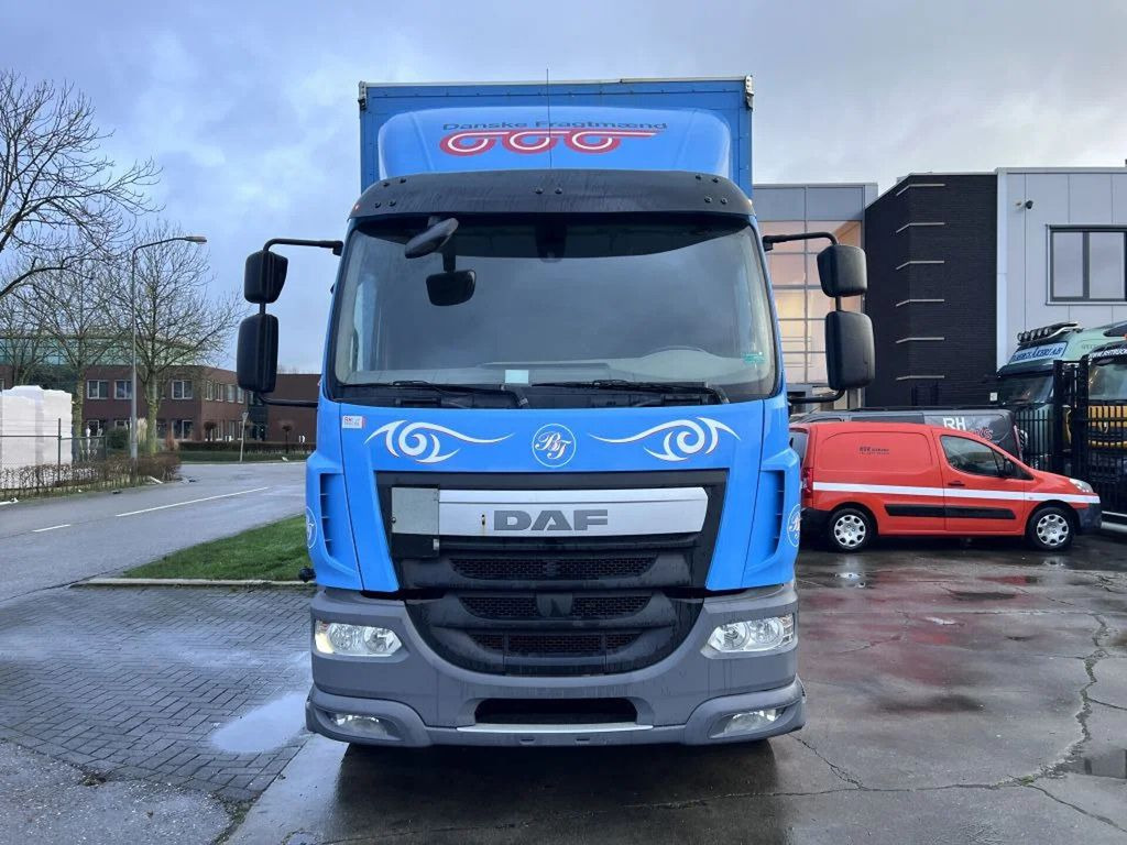 DAF LF 250 4X2 EURO 6 418.609km BOX 8.5mtr - Camión lona: foto 2 DAF LF 250 4X2 EURO 6 418.609km BOX 8.5mtr - Camión lona: foto 2
