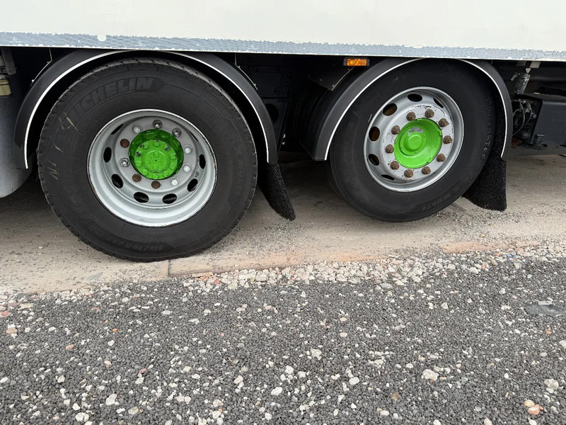 Camión frigorífico DAF XF 460 6X2 YEAR 2017 COMPLETE! + CARRIER SUPRA 850 + DHOLLANDIA: foto 15