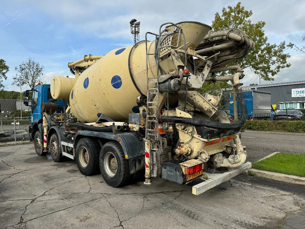 Camión hormigonera con bomba Iveco Eurotrakker 410 8X4 CIFA PUMP 24M + MIXER FULL S: foto 15
