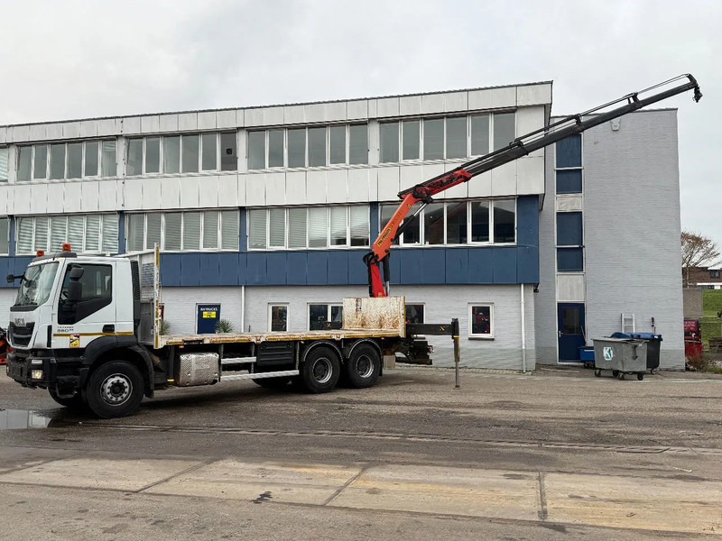 Iveco Trakker 360 6X4 EURO 6 + PALFINGER PK20001K + REMOTE CONTROL - Camión grúa: foto 3 Iveco Trakker 360 6X4 EURO 6 + PALFINGER PK20001K + REMOTE CONTROL - Camión grúa: foto 3