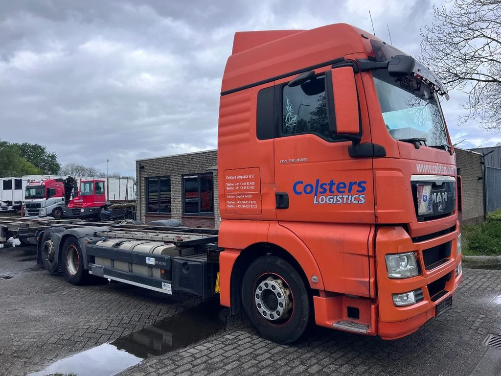 MAN TGX 26.440 XLX 6X2 EURO 5 - BDF CHASSIS + RETARD - Camión portacontenedore/ Intercambiable: foto 3 MAN TGX 26.440 XLX 6X2 EURO 5 - BDF CHASSIS + RETARD - Camión portacontenedore/ Intercambiable: foto 3