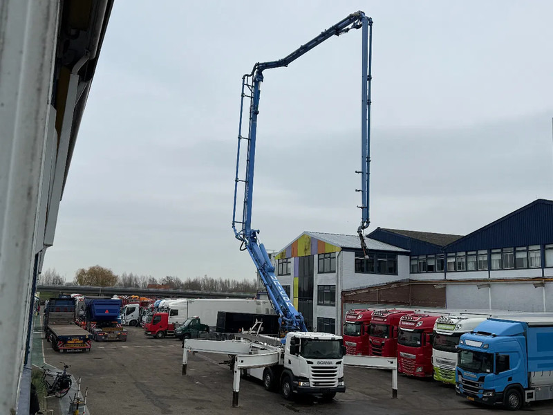 Scania G490 8X4 SCHWING S 47 R + REMOTE CONTROL HUB REDUCTION - Bomba de hormigón: foto 2 Scania G490 8X4 SCHWING S 47 R + REMOTE CONTROL HUB REDUCTION - Bomba de hormigón: foto 2