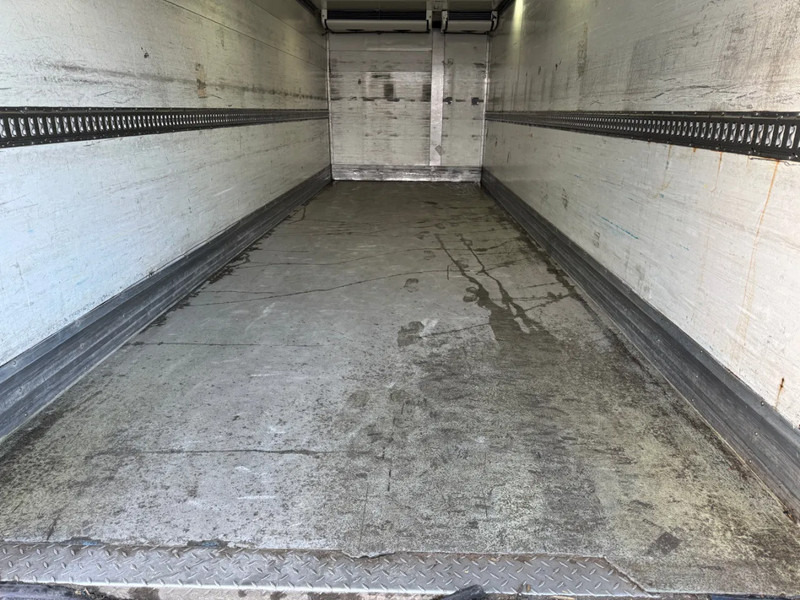 Camión frigorífico Scania P230 4X2 - EURO 4 + CARRIER SUPRA 950 MT + DHOLLANDIA LIFT: foto 15