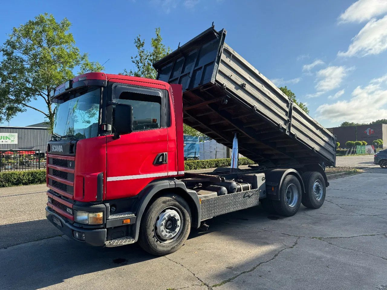 Scania R124-470 6X2 KIPPER EURO 3 - Camión volquete: foto 1 Scania R124-470 6X2 KIPPER EURO 3 - Camión volquete: foto 1
