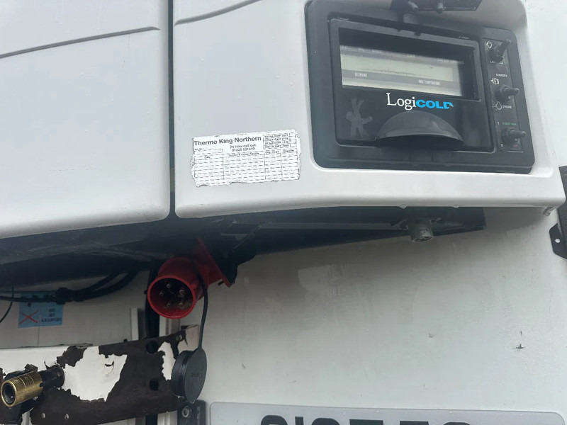 Schmitz Cargobull Schmitz Cargobull PRICES FROM €6950 TO €8950,- 40 X CARRIER 1850 MT D/E SAF AXELS - Semirremolque frigorífico: foto 4 Schmitz Cargobull Schmitz Cargobull PRICES FROM €6950 TO €8950,- 40 X CARRIER 1850 MT D/E SAF AXELS - Semirremolque frigorífico: foto 4