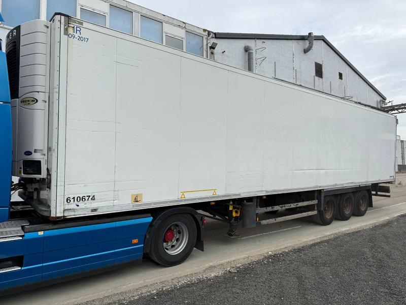 Schmitz Cargobull Schmitz Cargobull PRICES FROM €6950 TO €8950,- 40 X CARRIER 1850 MT D/E SAF AXELS - Semirremolque frigorífico: foto 1 Schmitz Cargobull Schmitz Cargobull PRICES FROM €6950 TO €8950,- 40 X CARRIER 1850 MT D/E SAF AXELS - Semirremolque frigorífico: foto 1