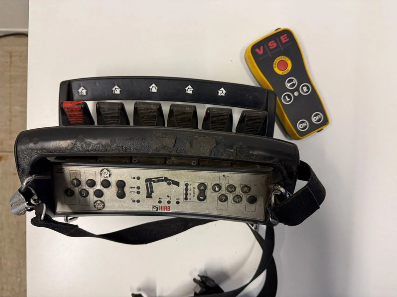 Van Hool VHLO-205 AN, HIAB 099E-1HIPRO REMOTE CONTROLE - Semirremolque plataforma/ Caja abierta: foto 3 Van Hool VHLO-205 AN, HIAB 099E-1HIPRO REMOTE CONTROLE - Semirremolque plataforma/ Caja abierta: foto 3