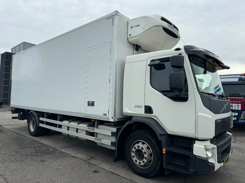 Volvo FE 250 4X2 - EURO 6 + THERMOKING T-500R + DHOLLANDIA LIFT + TÜV 06-2025 - Camión frigorífico: foto 3 Volvo FE 250 4X2 - EURO 6 + THERMOKING T-500R + DHOLLANDIA LIFT + TÜV 06-2025 - Camión frigorífico: foto 3