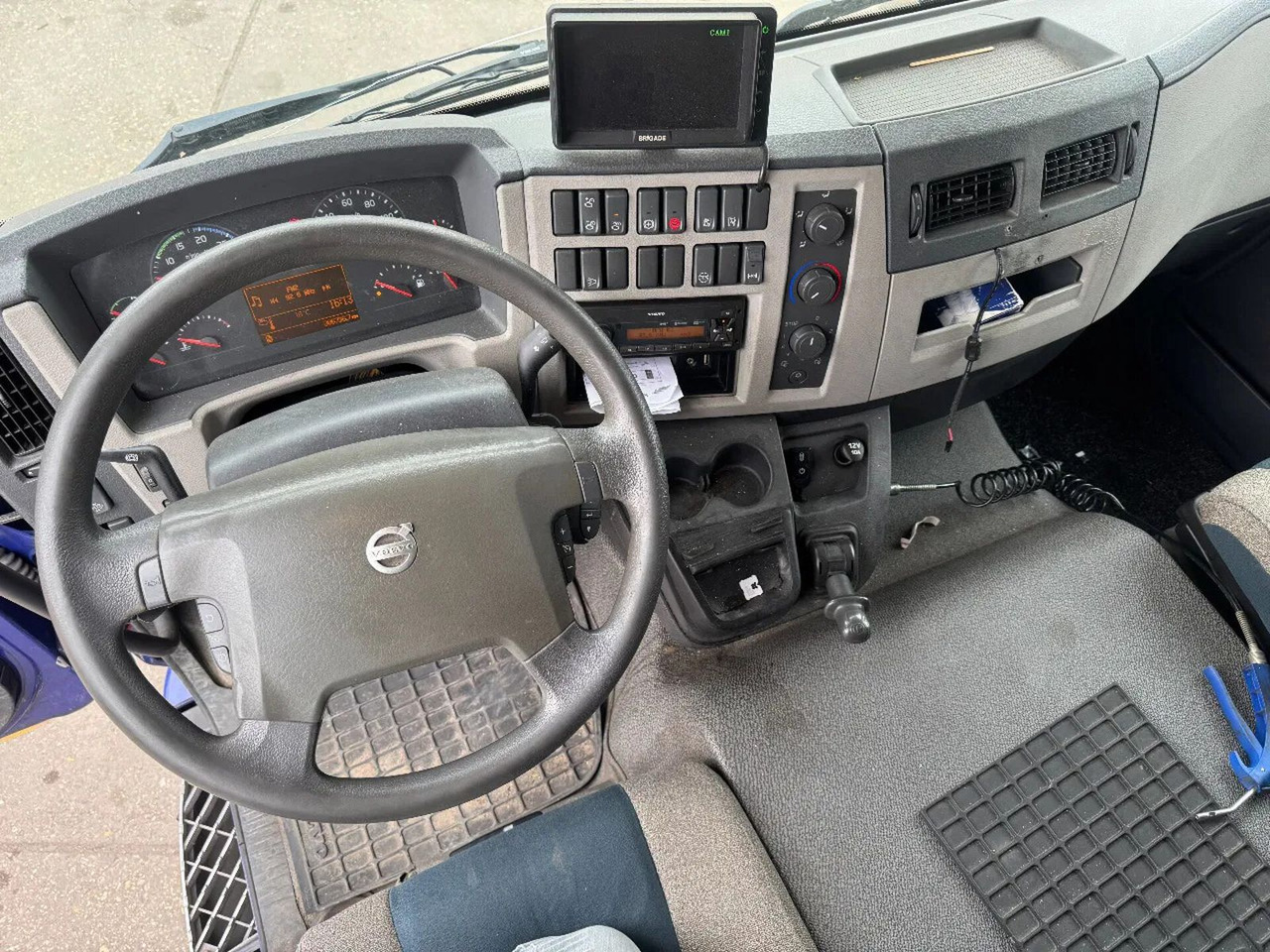 Camión caja cerrada Volvo FL 250 4X2 3 UNITS CARGO LOCK + DHOLLANDIA LIFT: foto 15